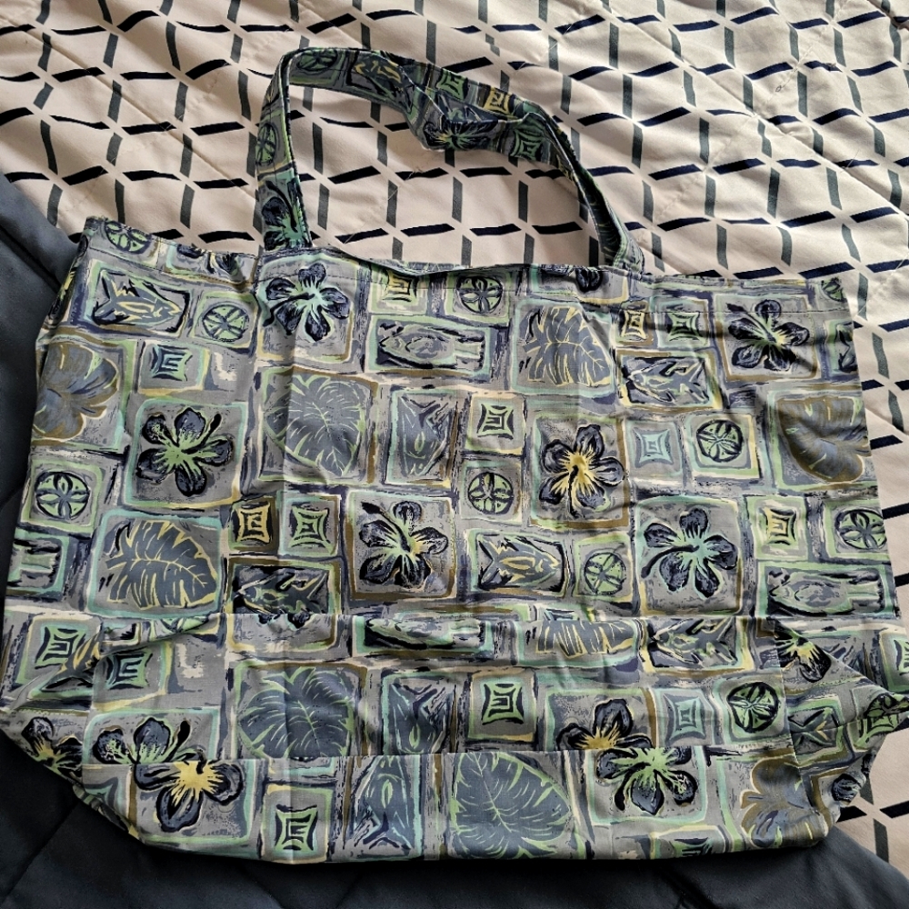 Foldable bag
